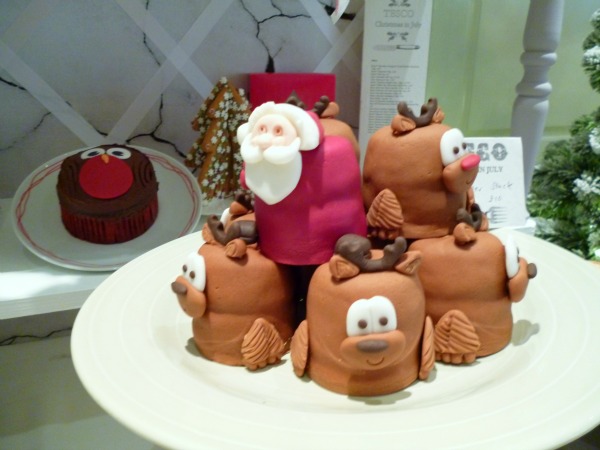 tesco santa cupcake cake