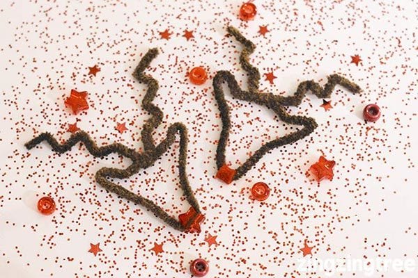 Pipecleaner reindeer