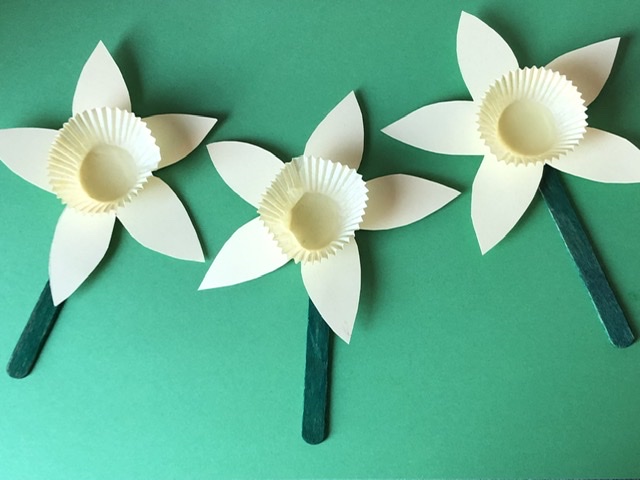 Easy Paper daffodils