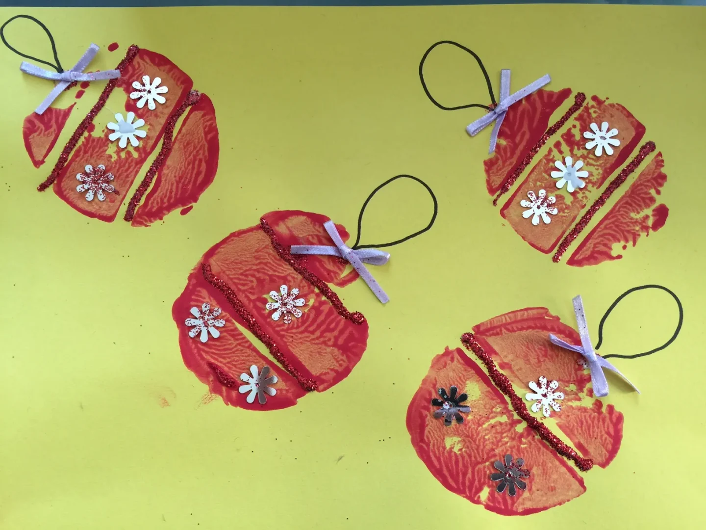 CRAFT – Potato Print Christmas Baubles